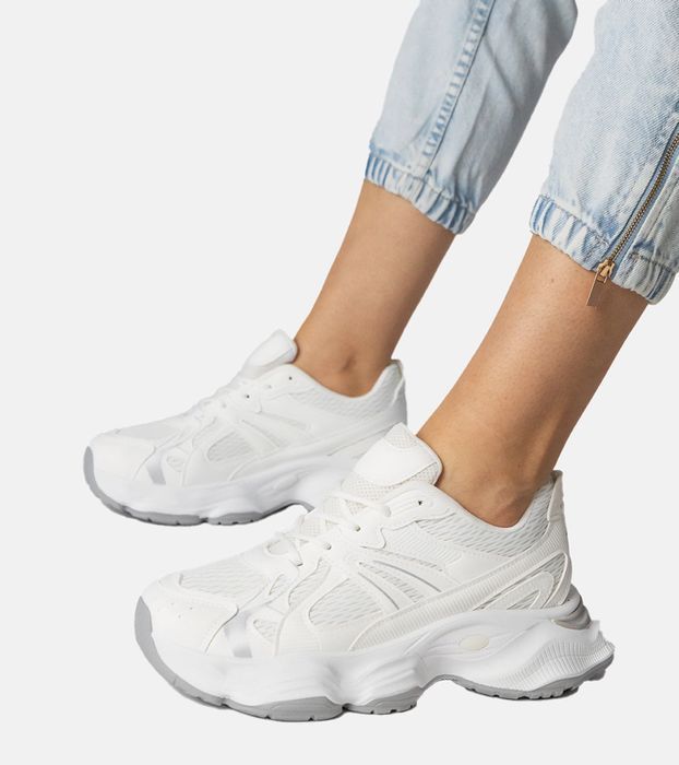 Białe sneakersy sportowe na masywnej podeszwie Klarris