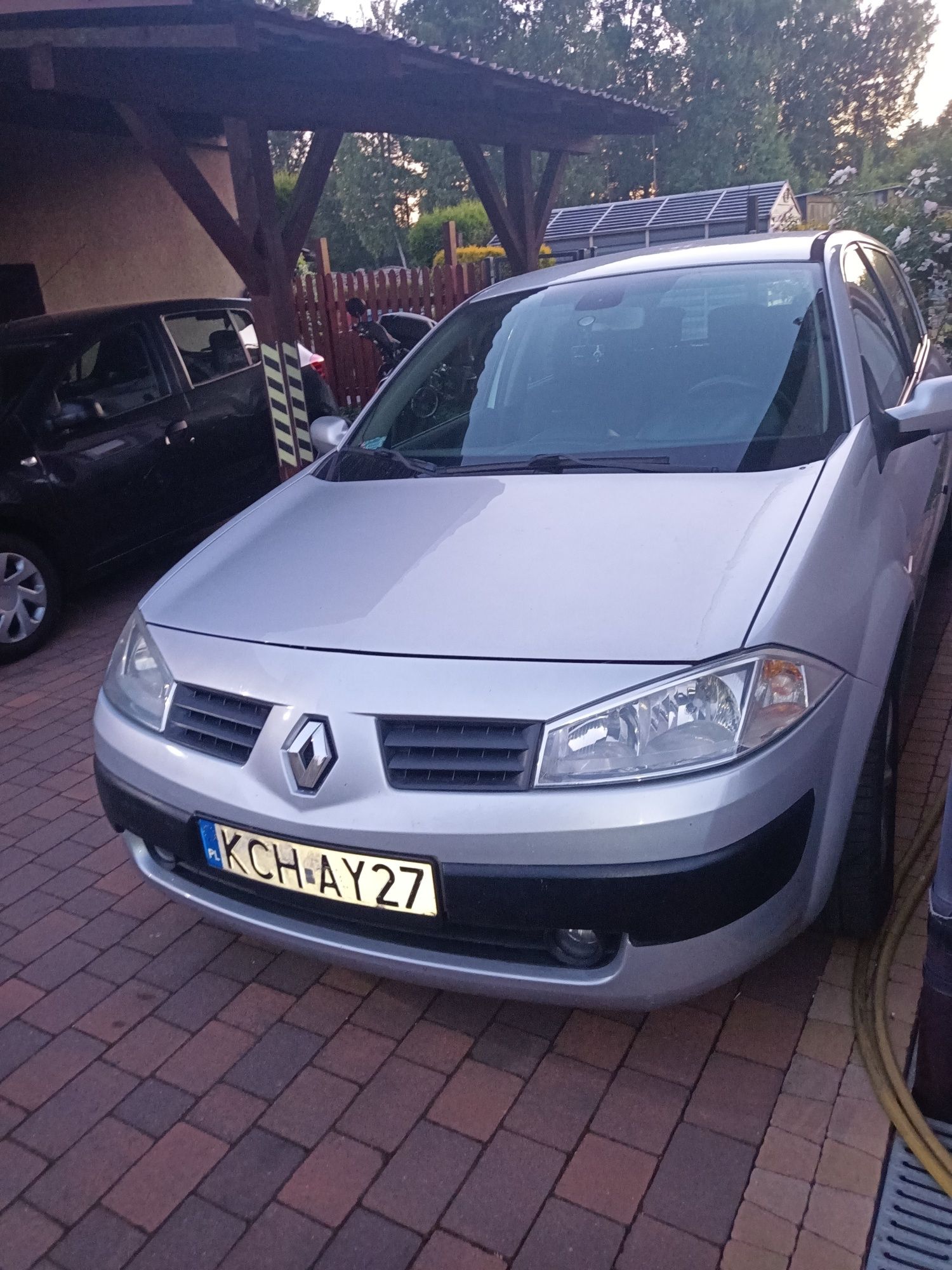Renault Megane 2 - doinwestowany, godny polecenia.
