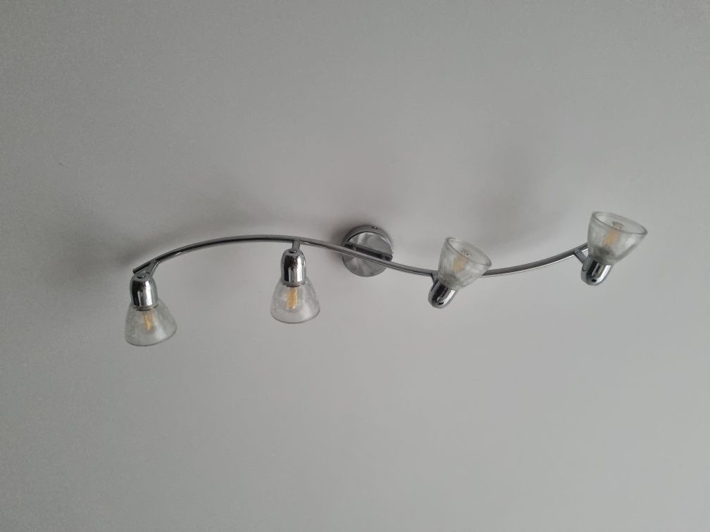 Lampa sufitowa idealna do salonu