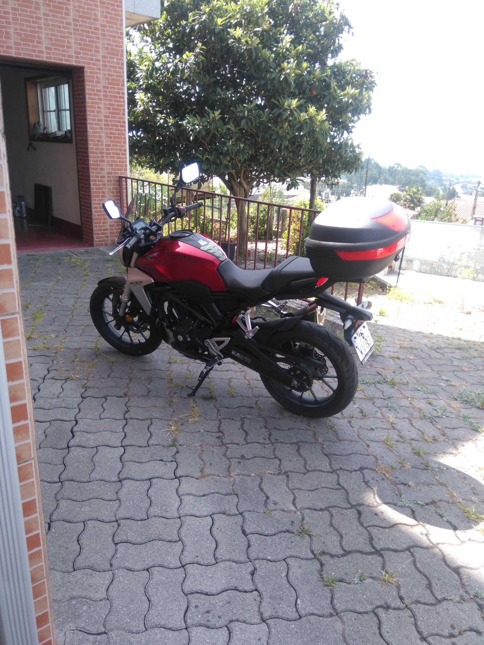 Honda cb 300 muito estimada