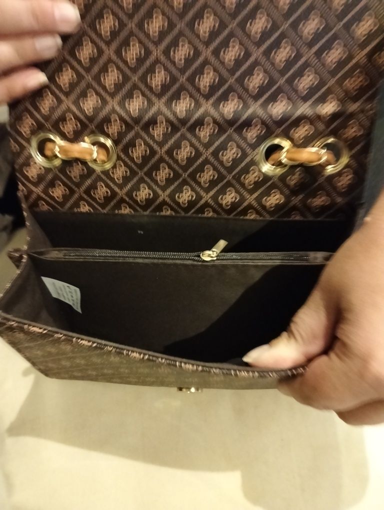 Mala tiracolo guess