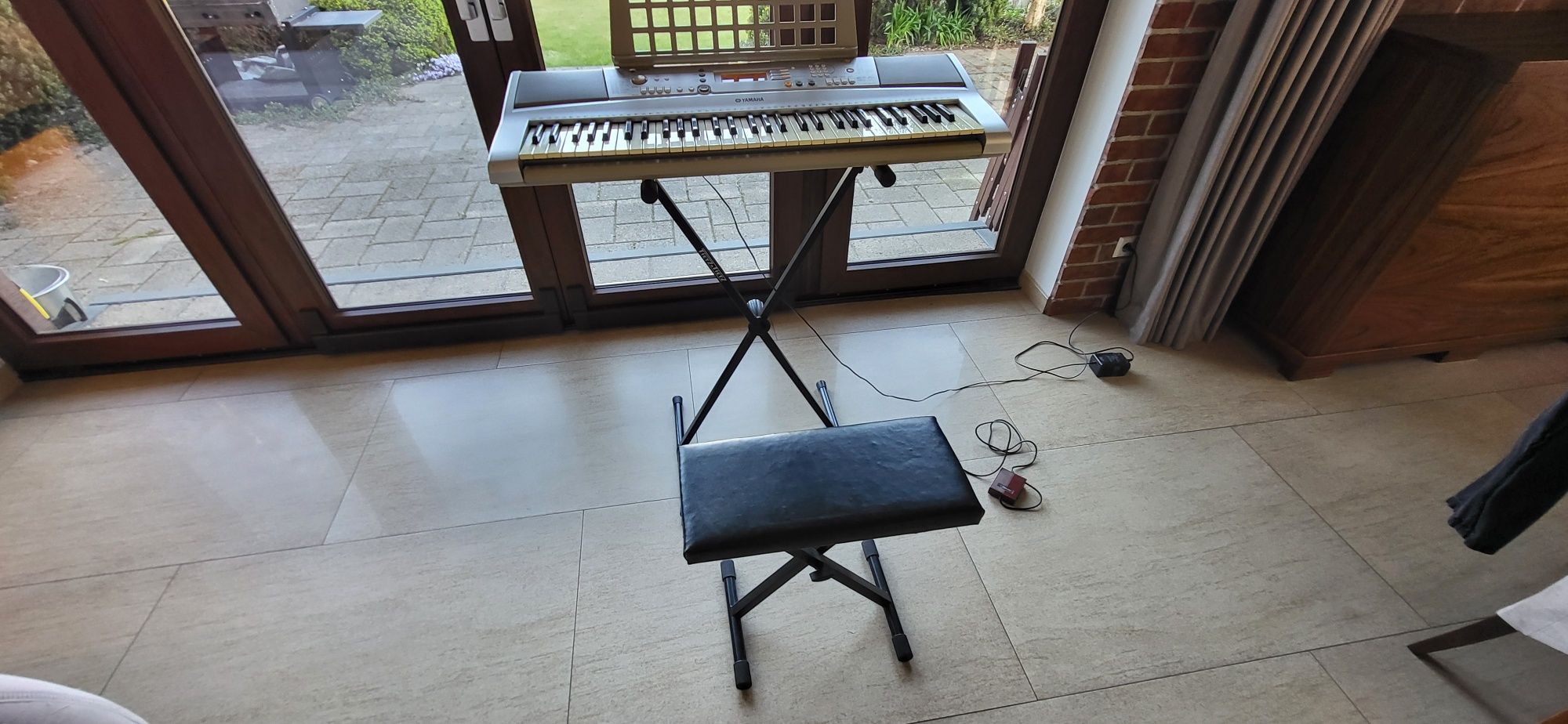 Keyboard Yamaha PSR-E303 +stojak+siedzisko