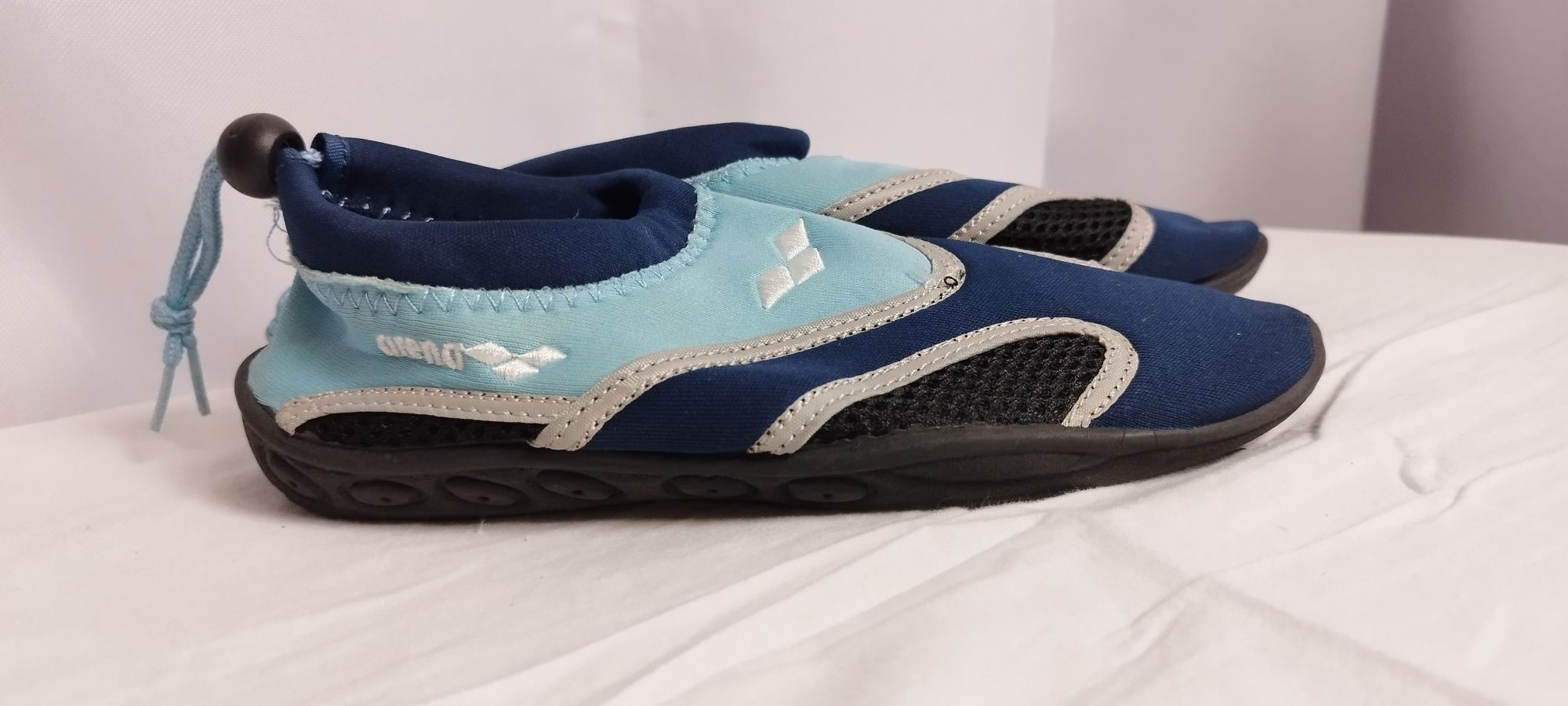 Nowe dziecięce buty do wody rozmiar 33