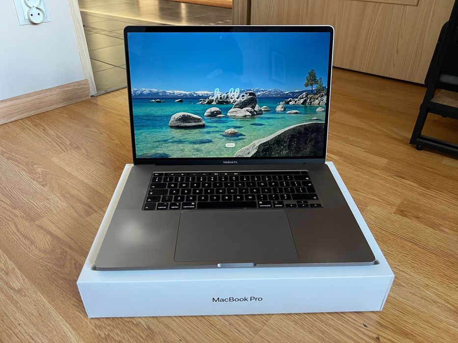 MacBook Pro 16" (2019) – i9 / 64 GB RAM / 1 TB SSD – pełen zestaw
