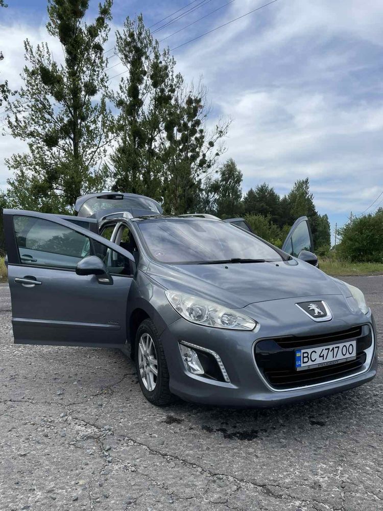 Продається пежо 308sw 2011 року