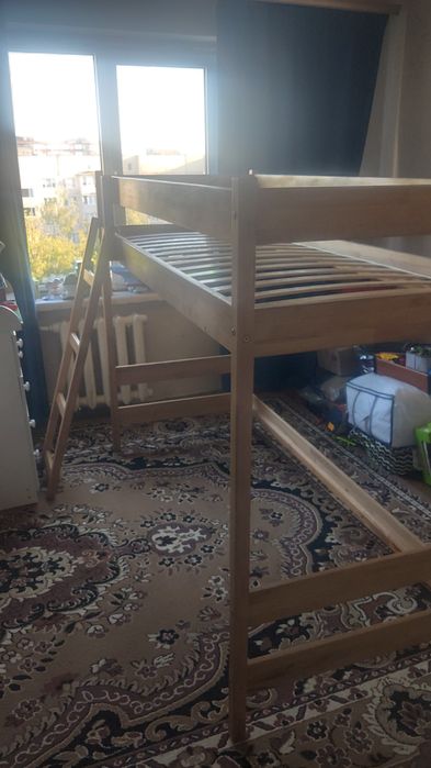 Двоярусне ліжко односпальне