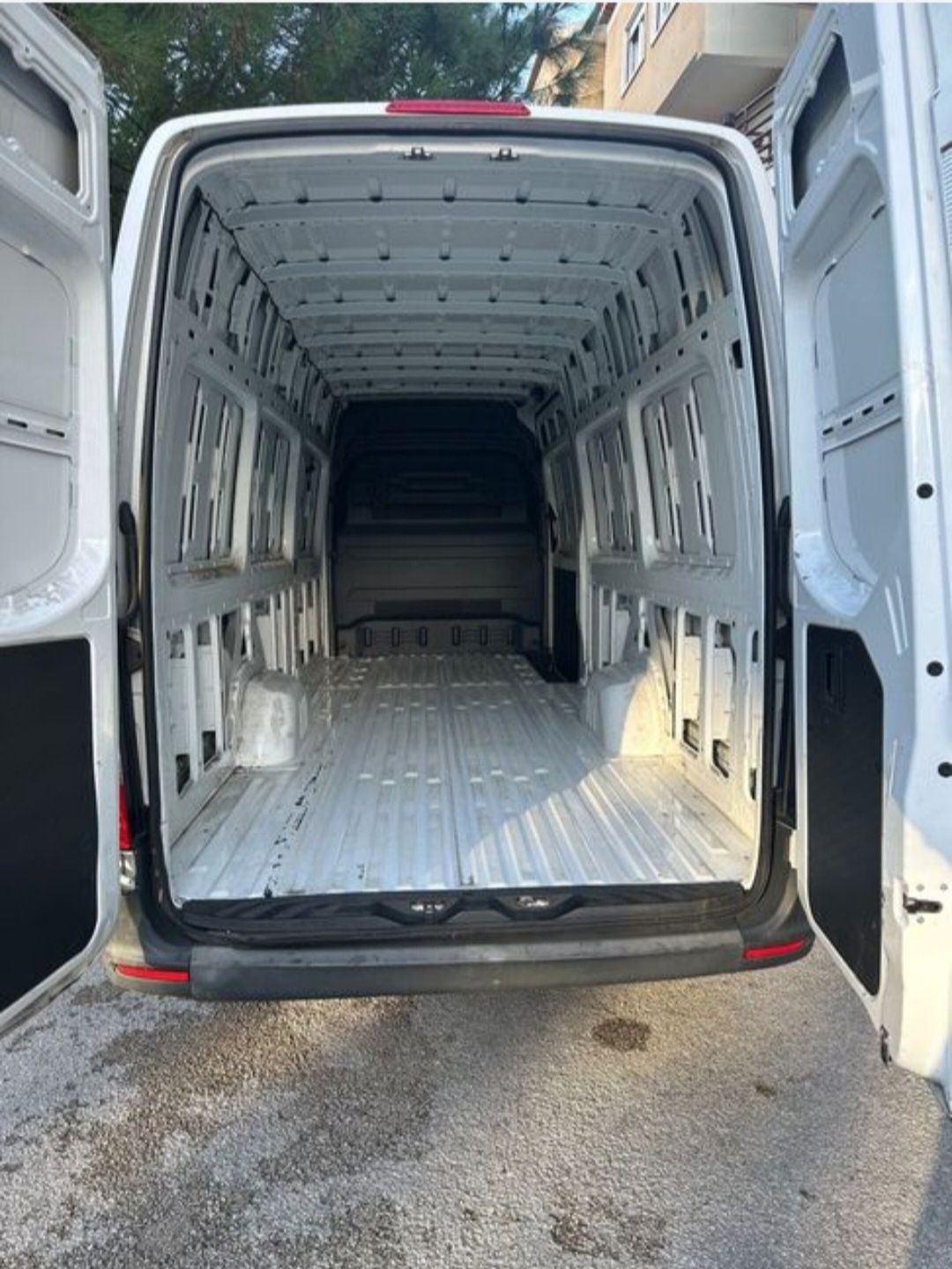 Aluguer de  carrinhas  tipo uber táxi cargo