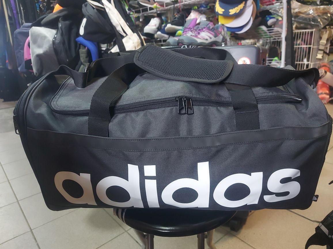 Спортивна сумка унісекс Adidas Black HT4743 Bag Essentials Linear Duff