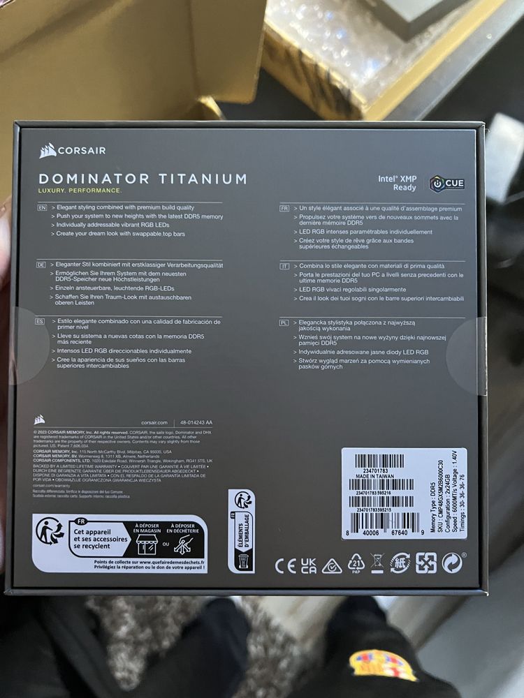 RamDOMINATOR TITANIUM rgb 48gb 2x24gb DDR5 DRAM 6000MT/s CL30 Intel