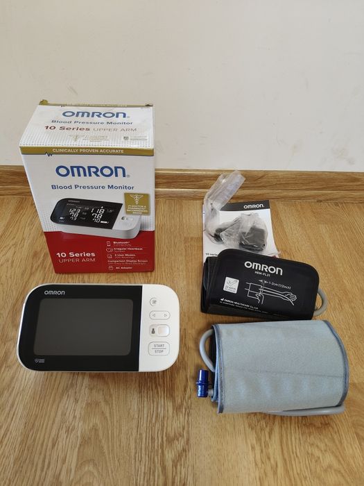 Тонометр Omron M6 Comfort