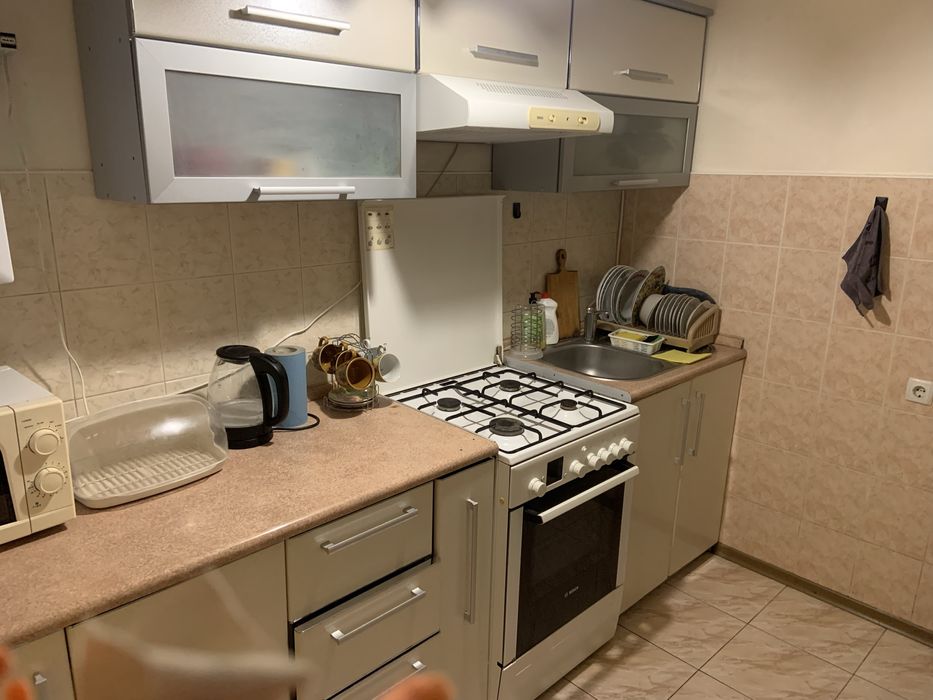 Подобово трикімнатна квартира, Документи,