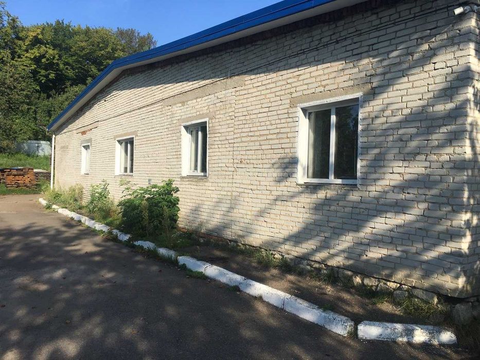 Виробниче приміщення на закритій території, 7 км від міста, с. Рокитне