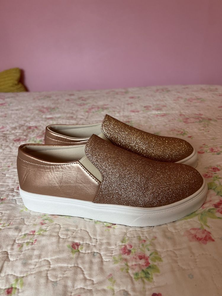 Nowe buty półbuty wsuwane Deezee r. 39 błyszczące
