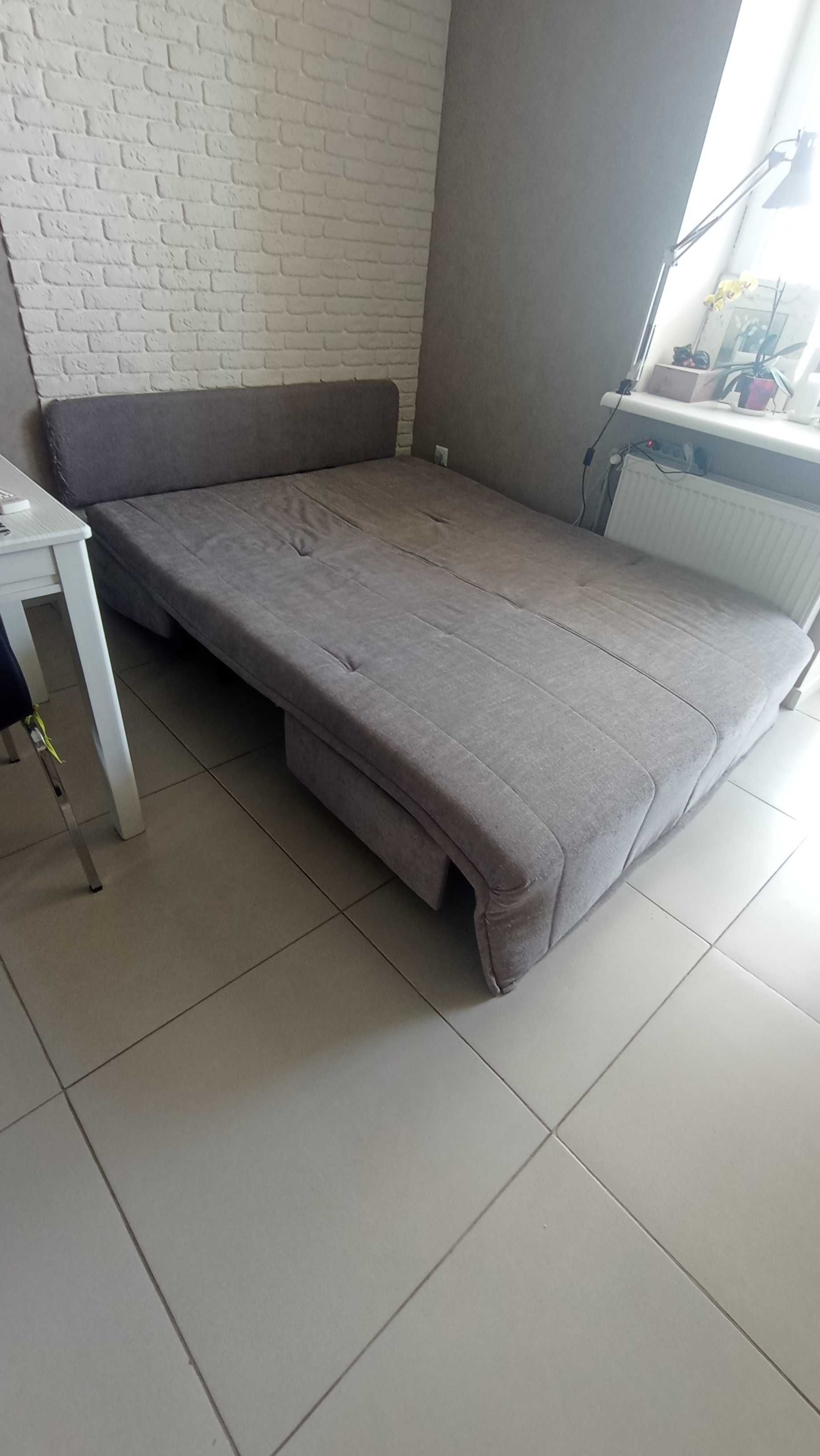 Диван раскладной б/у .