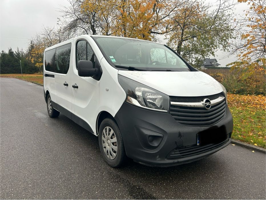 Wynajem Busa 9 Osobowy