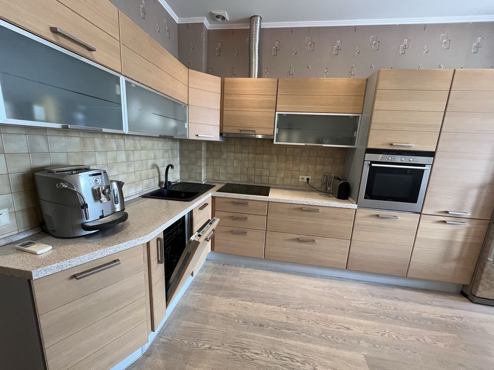 Продам 2-х комн плюс кухня-гостиная н Нагорный  ул Гусенко 17