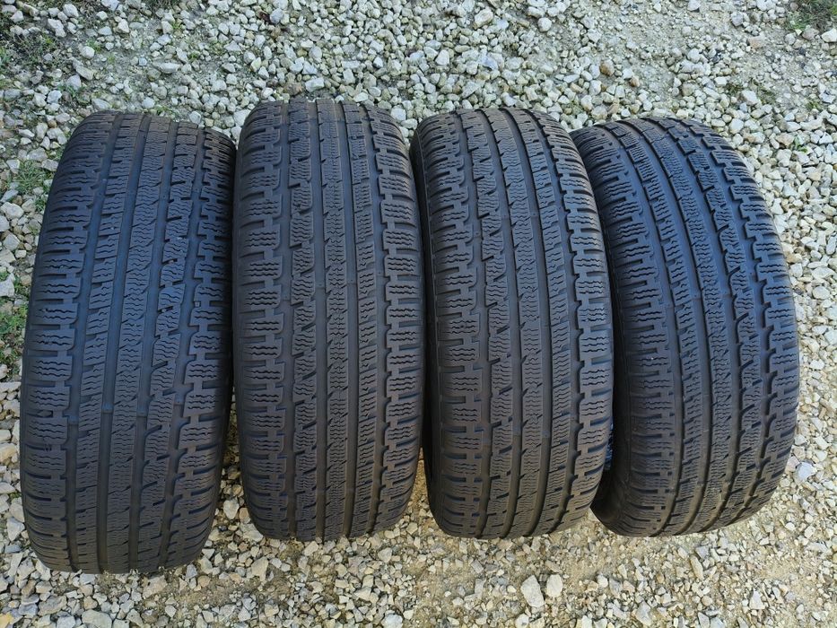 205/55r17 Kumho winter izen KOMPLET opony ZIMOWE /// 300 zł kpl