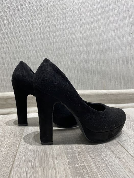 Чорні туфлі, туфли