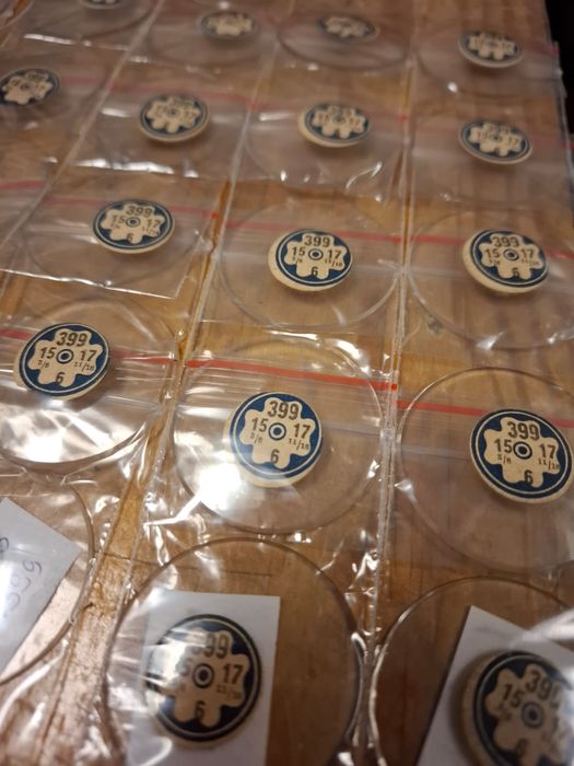 Szkła mineralne wypukłe 28 sztuk