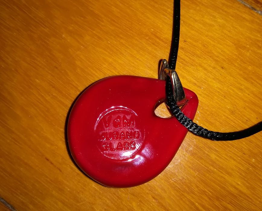 Fio com medalhão Murano glass