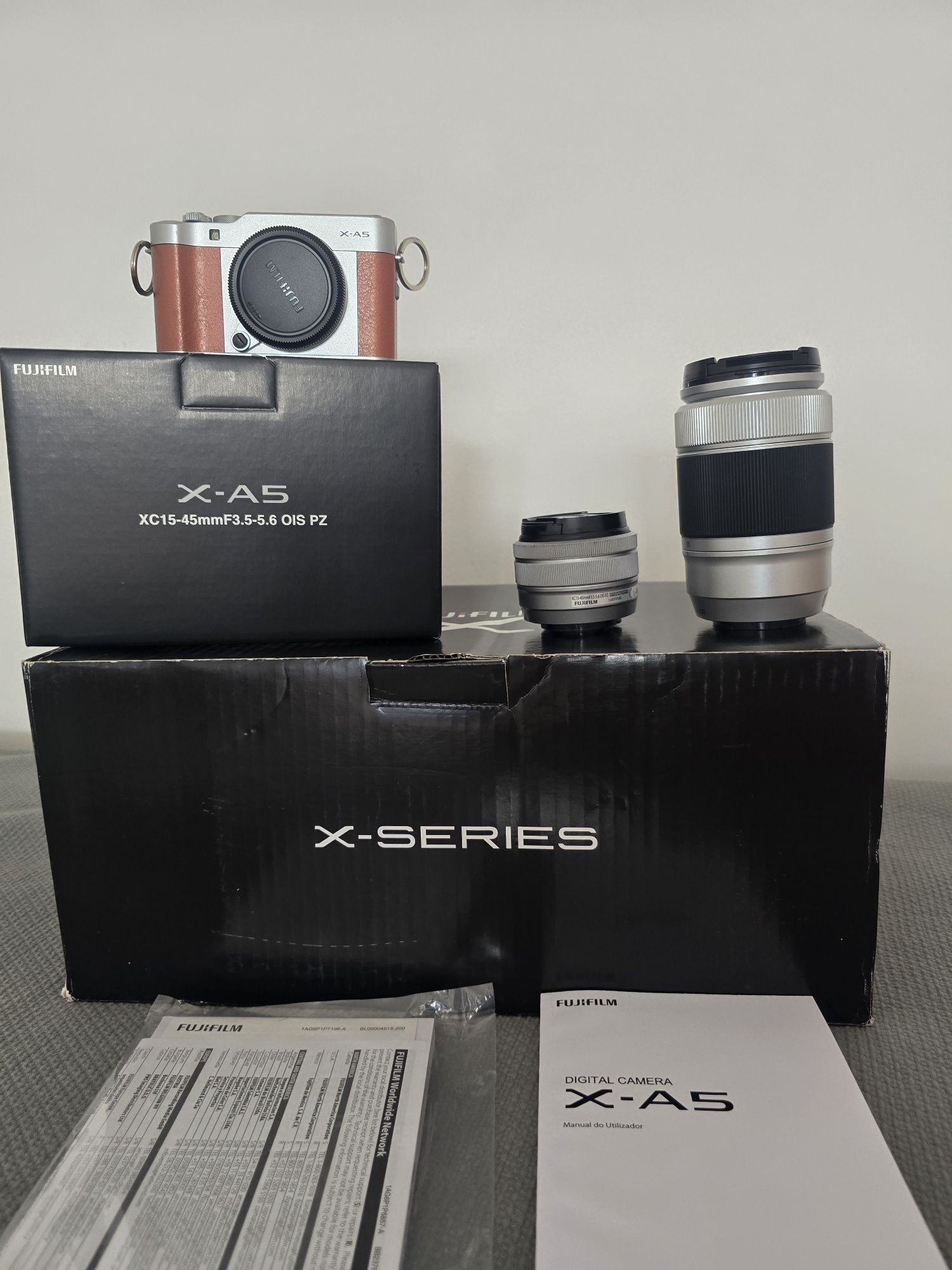 Fujifilm X-A5 + 2 Lentes (XC 15-45mm + XC 50-230mm)