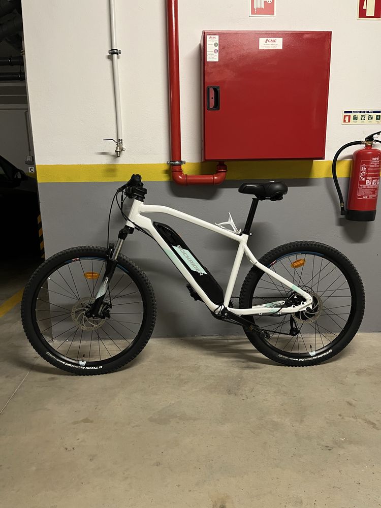 Bicicleta elétrica BTT Rockrider 27,5’’