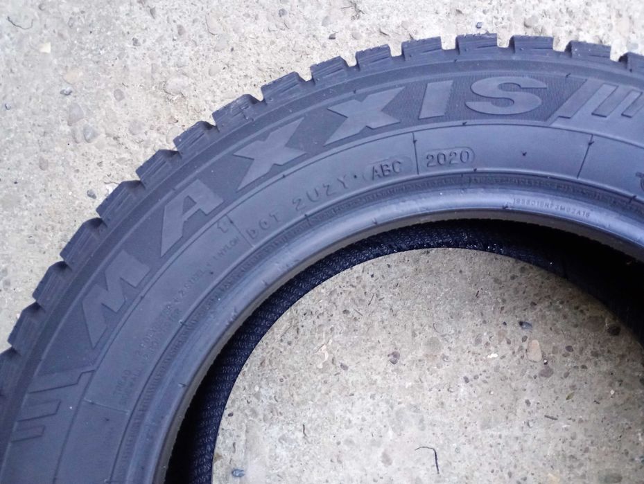 195/60 r15 2шт Maxxis 20р. зима шипи шини резина 195 60 15 (w28*2)