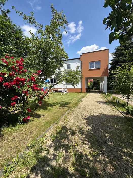 Dom dla ceniących wygodę i oszczędność, 2 niezależne lokale mieszkalne