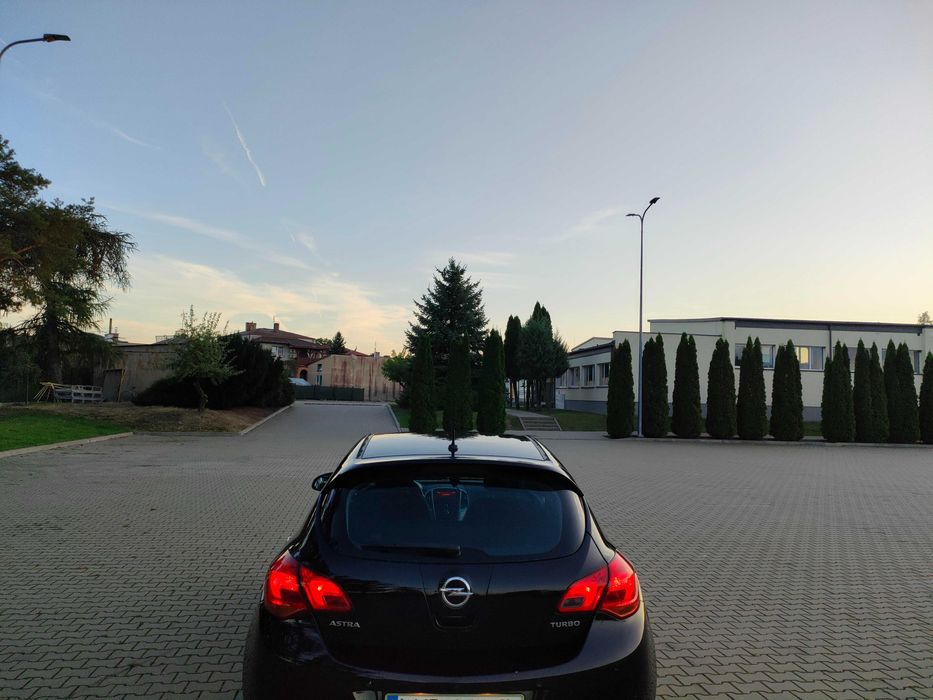 Sprzedam Opla Astrę J