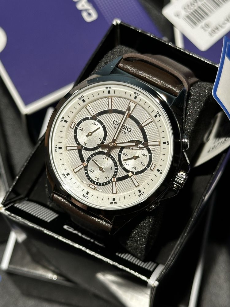 Новые часы Casio MTP-E303L-7A