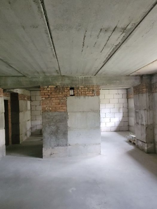 Продаж приміщення в Парковій Оселі