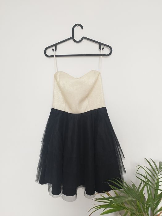 Sukienka z tiulem piękna