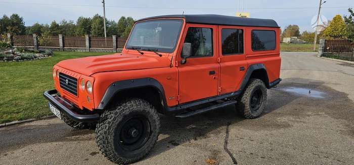 Santana PS-10 Land rover defender