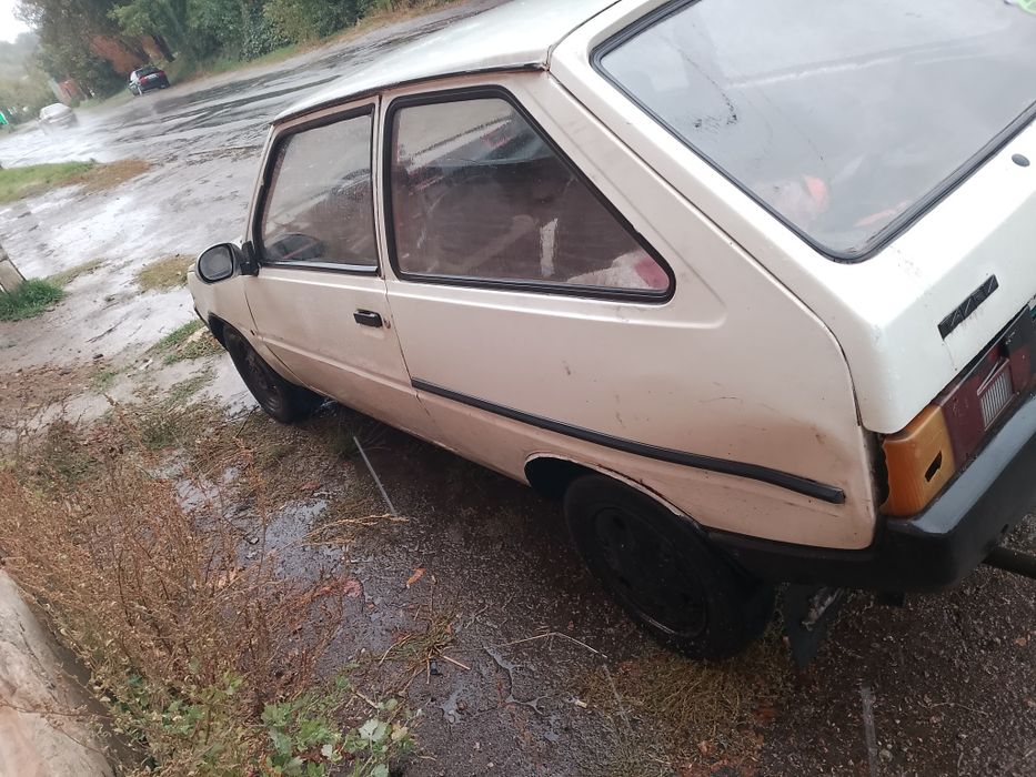 Таврія 1102.     .