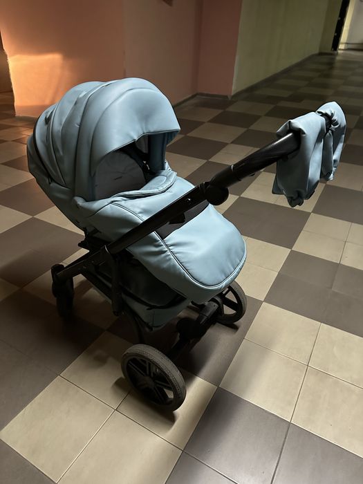 Продам детскую коляску
