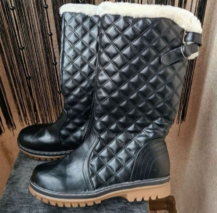 Новые женские сапоги