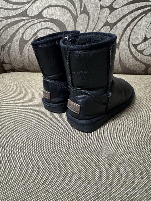 Угги для дівчинки