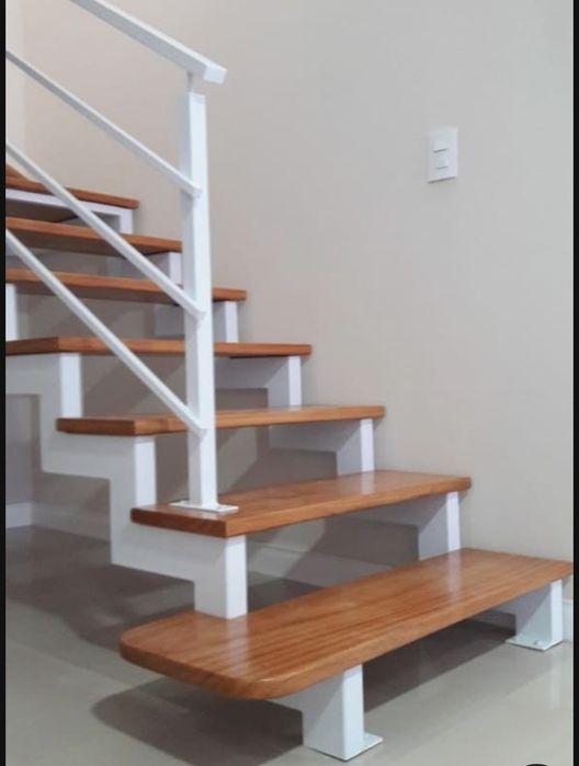 Изготовление лестниц под ключ, услуги сварщика, столяра,