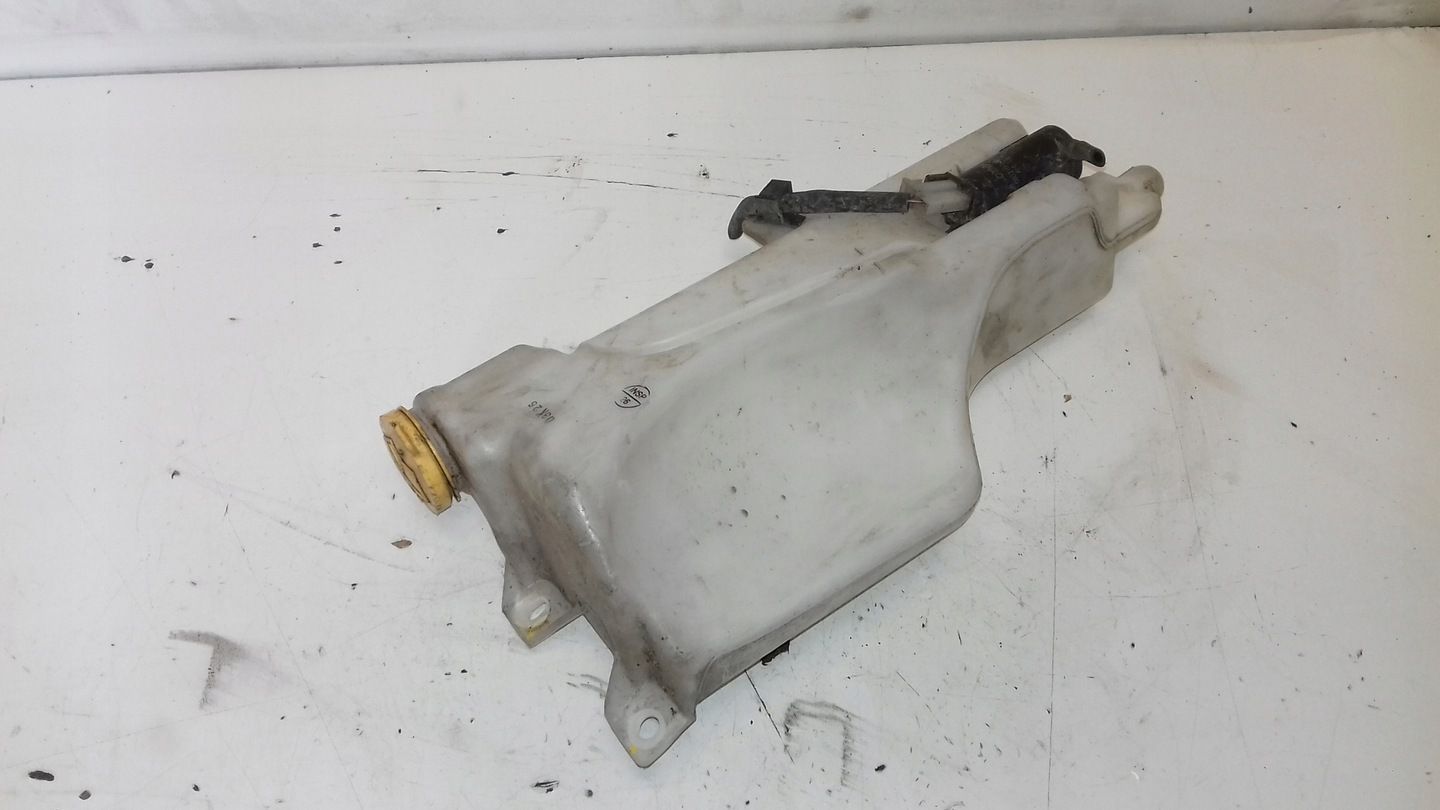 ZBIORNICZEK SPRYSKIWACZY FORD RANGER II 06-11