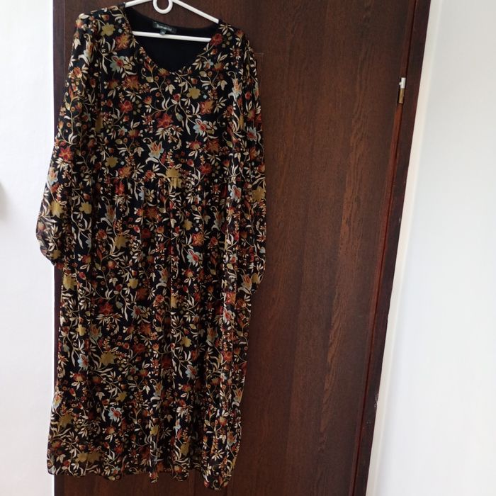 Sukienka XXL w kwiatki za 30 zl