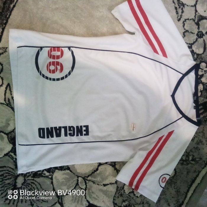 England нова без бірки