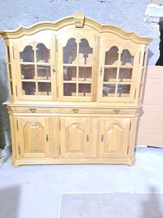 Komoda z nadstawką (witryna)