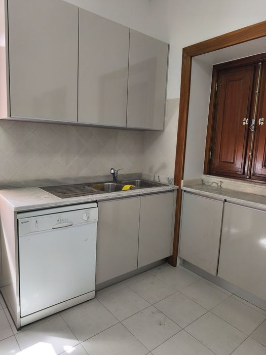 Urgente: Cozinha completa (>6metros) em ótimo estado