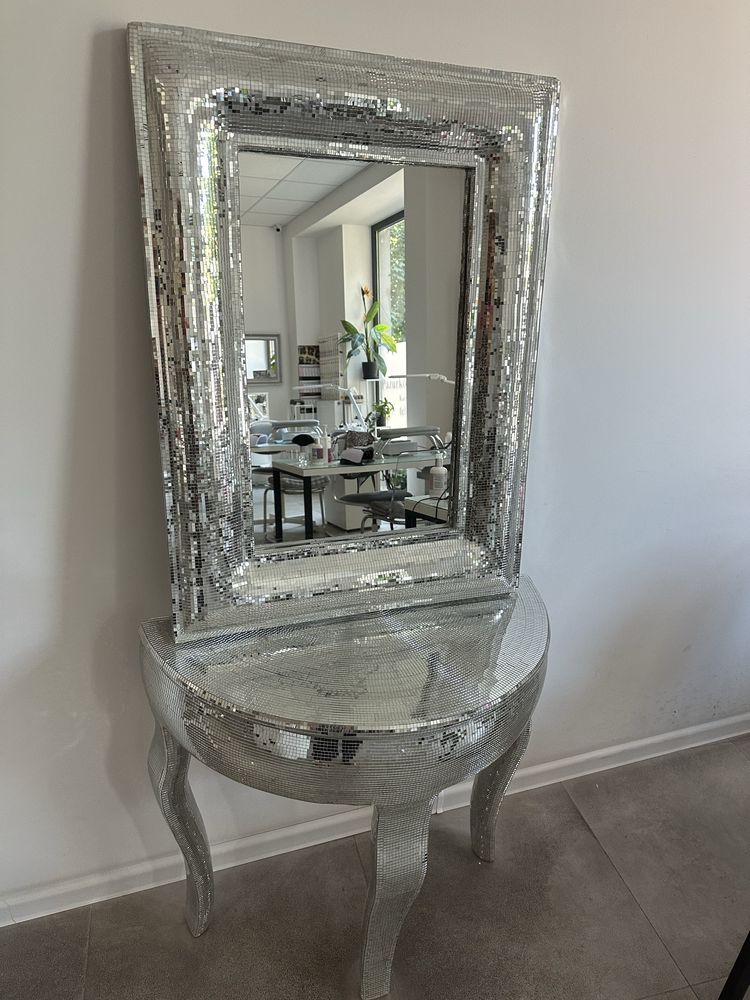 Lustro z toaletka Glamour