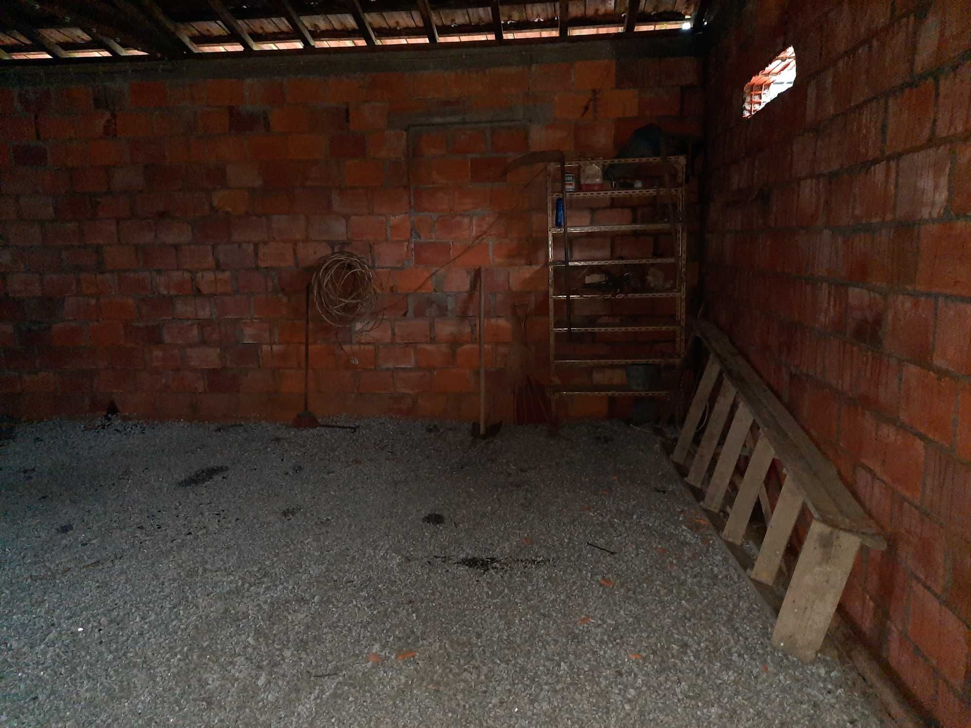 Garagem / Armazém - Mundão, Viseu