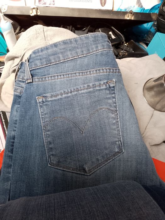 8 Vaqueros Levi's W29