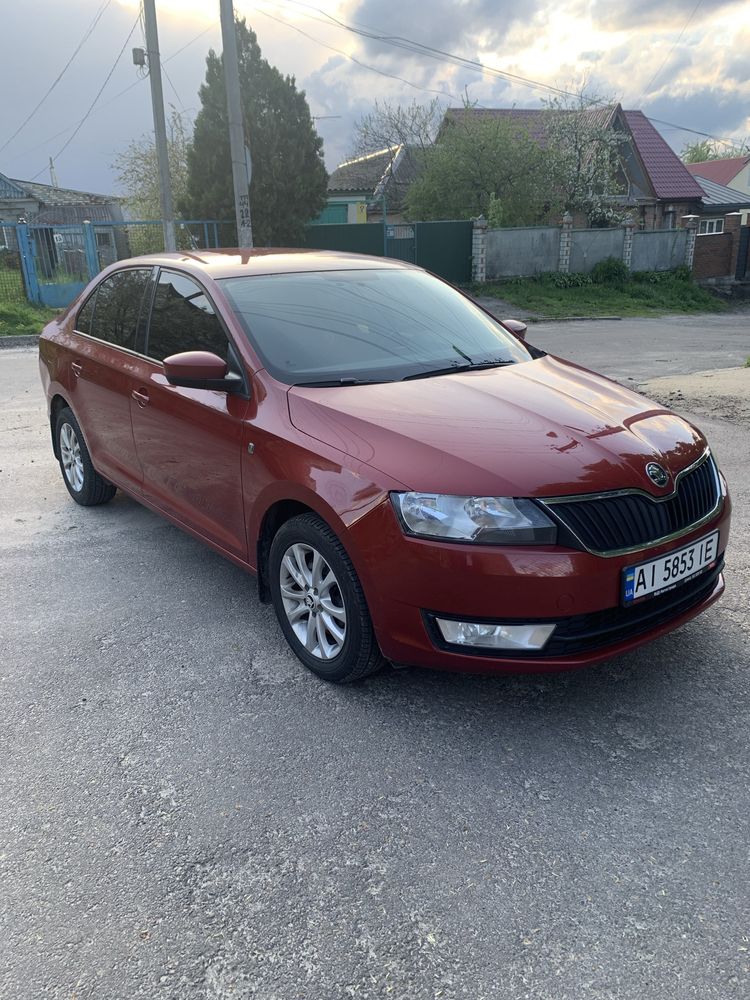 Автомобіль Skoda Rapid 2013