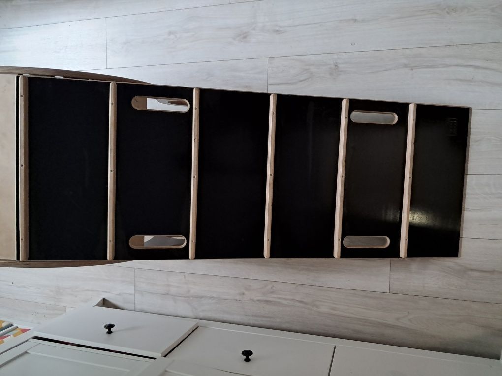 Drewniany bujak z biurkiem i zjeżdżalnią Good Wood Montessori