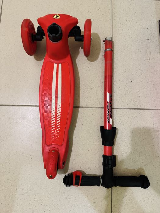 Самокат дитячий Mesuca Ferrari червоний унісекс