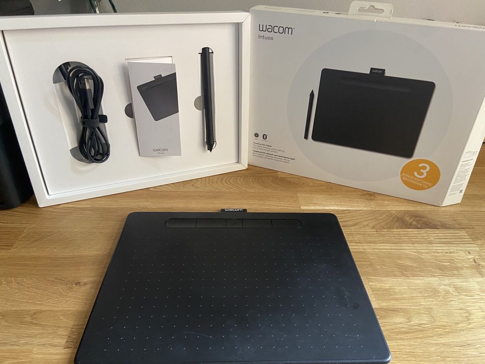 Tablet graficzny Wacom Intous M czarny